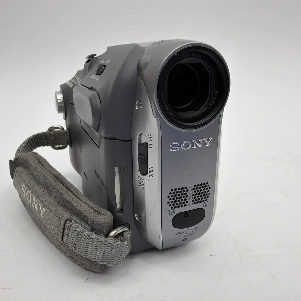 Sony DCR-HC32 MiniDV Digital Video Camcorder Carl Zeiss Lens For Parts/Repair